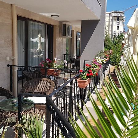 Aria Complex Aparthotel Sveti Vlas Bagian luar foto