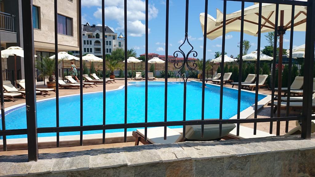 Aria Complex Aparthotel Sveti Vlas Bagian luar foto