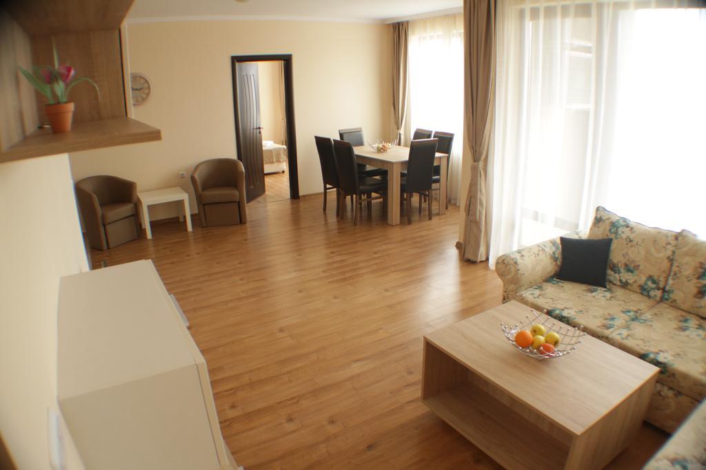 Aria Complex Aparthotel Sveti Vlas Bagian luar foto