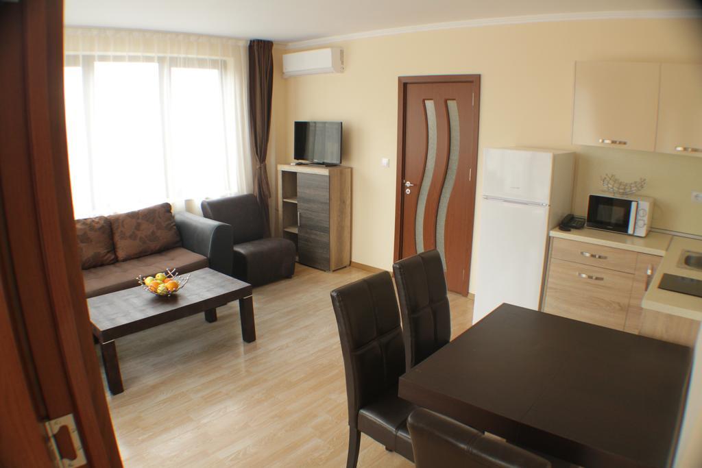 Aria Complex Aparthotel Sveti Vlas Bagian luar foto
