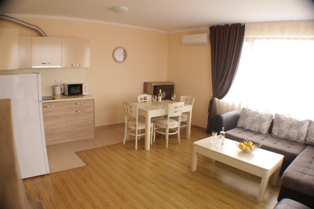 Aria Complex Aparthotel Sveti Vlas Bagian luar foto