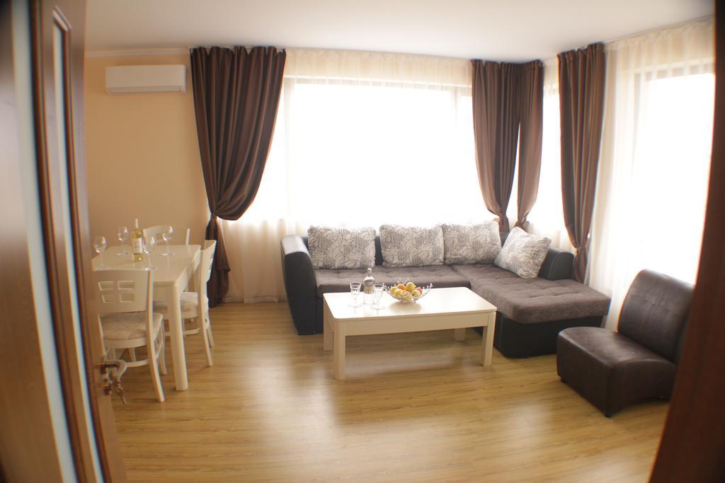 Aria Complex Aparthotel Sveti Vlas Bagian luar foto