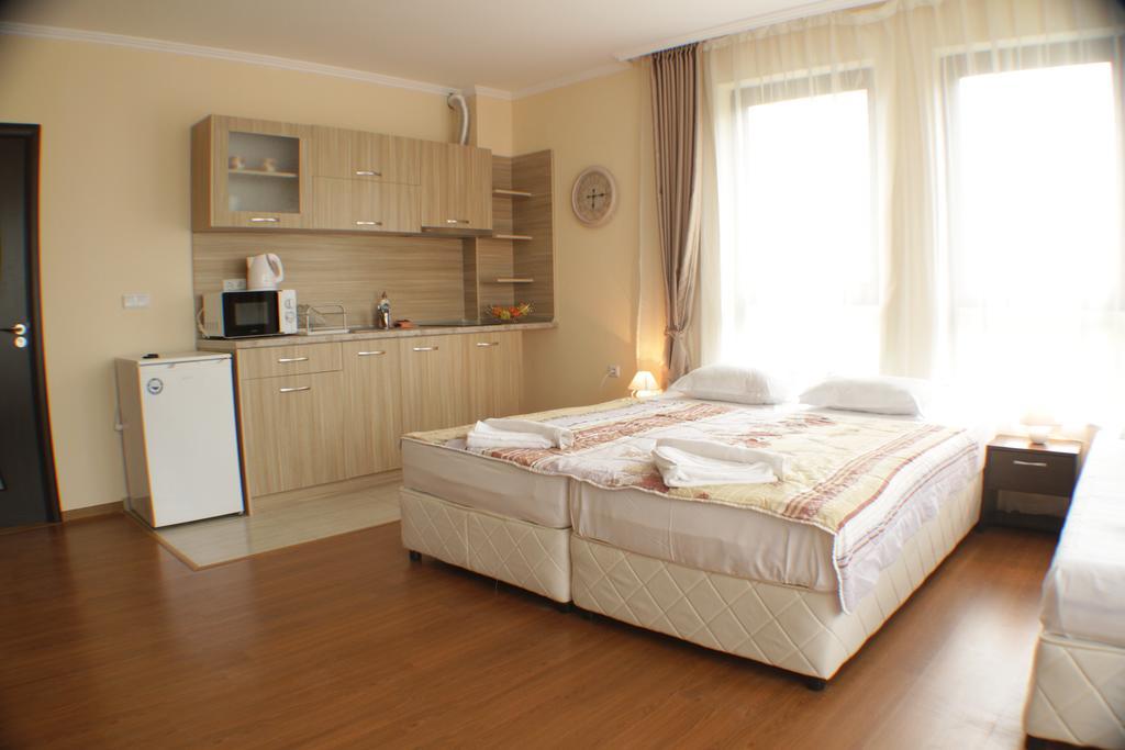 Aria Complex Aparthotel Sveti Vlas Bagian luar foto