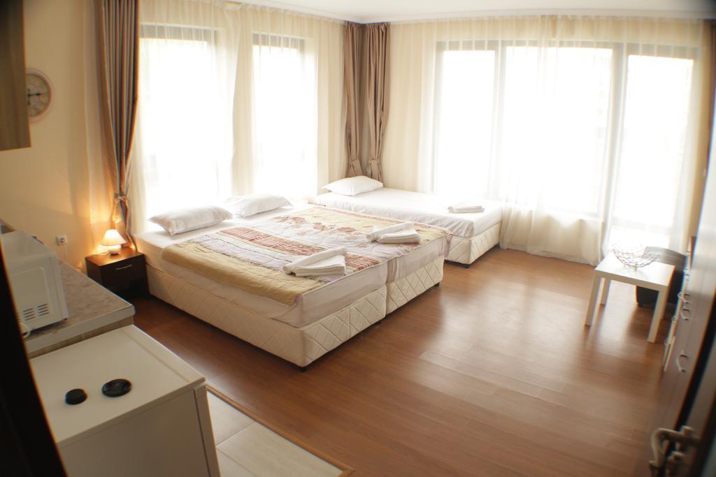 Aria Complex Aparthotel Sveti Vlas Bagian luar foto