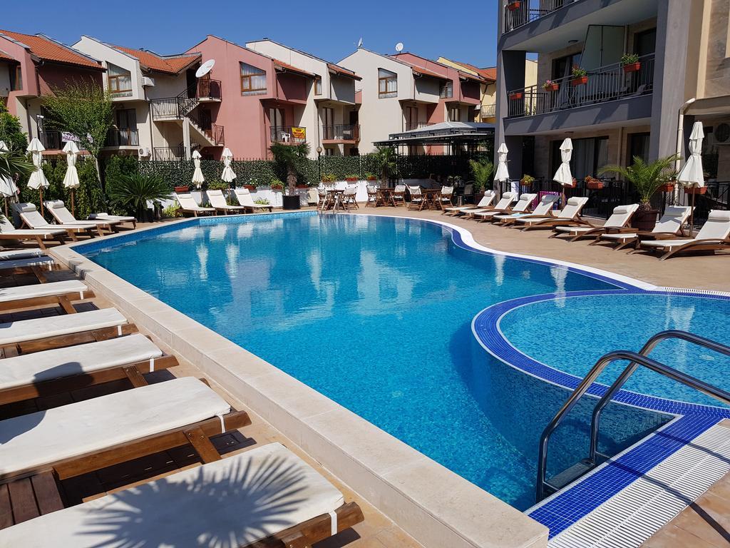 Aria Complex Aparthotel Sveti Vlas Bagian luar foto