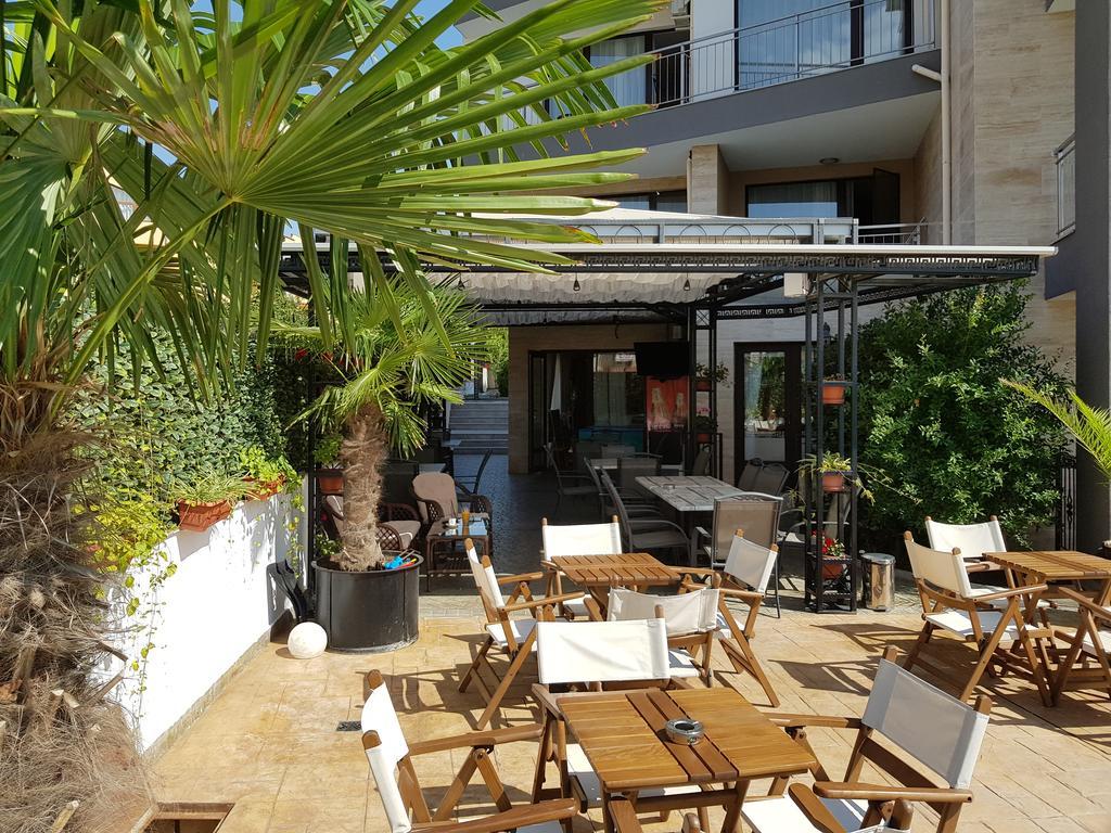 Aria Complex Aparthotel Sveti Vlas Bagian luar foto