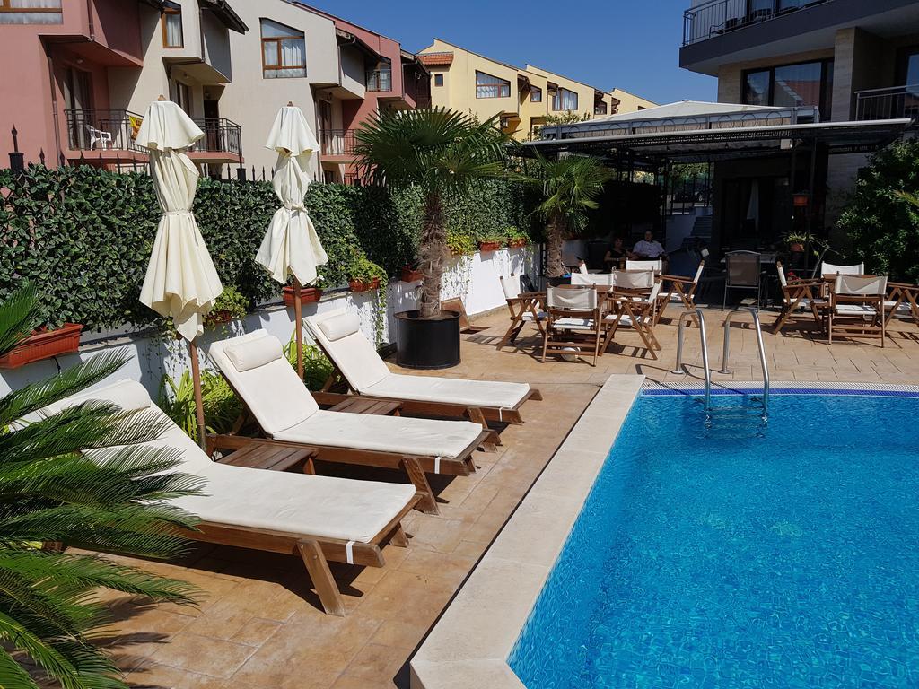 Aria Complex Aparthotel Sveti Vlas Bagian luar foto